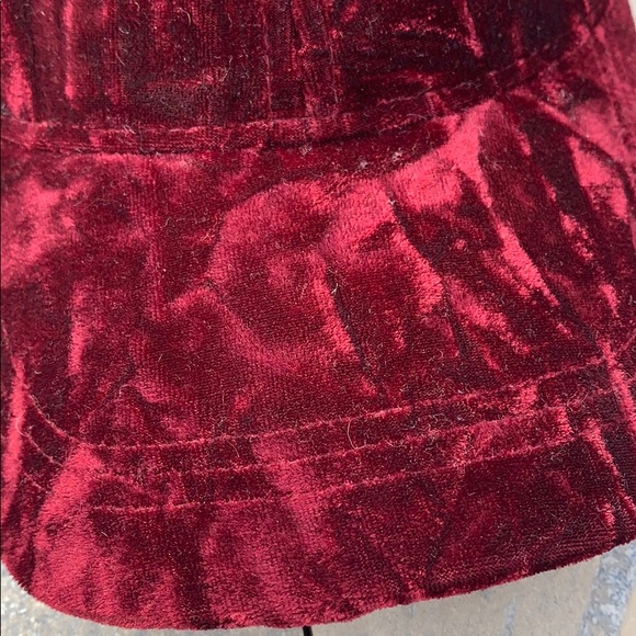 Burgundy velvet baseball hat - Picture 2 of 3